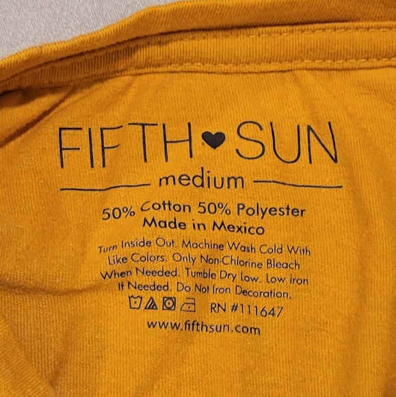 Fifth Sun medium T-Shirt (Cactus themed) - Picture 4 of 4